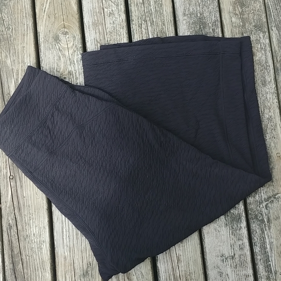 Lululemon feel the pleat crops